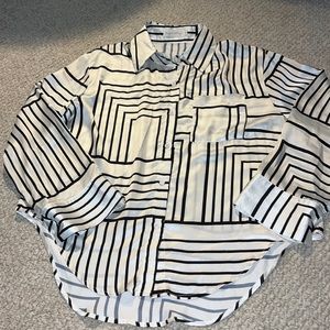 Beige Botany Black & White Geometric-Print Button Down, size Medium